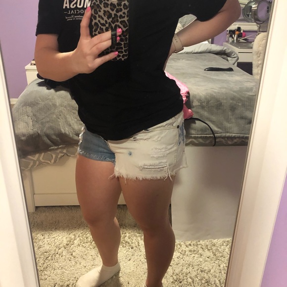 Kendall & Kylie High Rise Denim Shorts - Picture 7 of 8